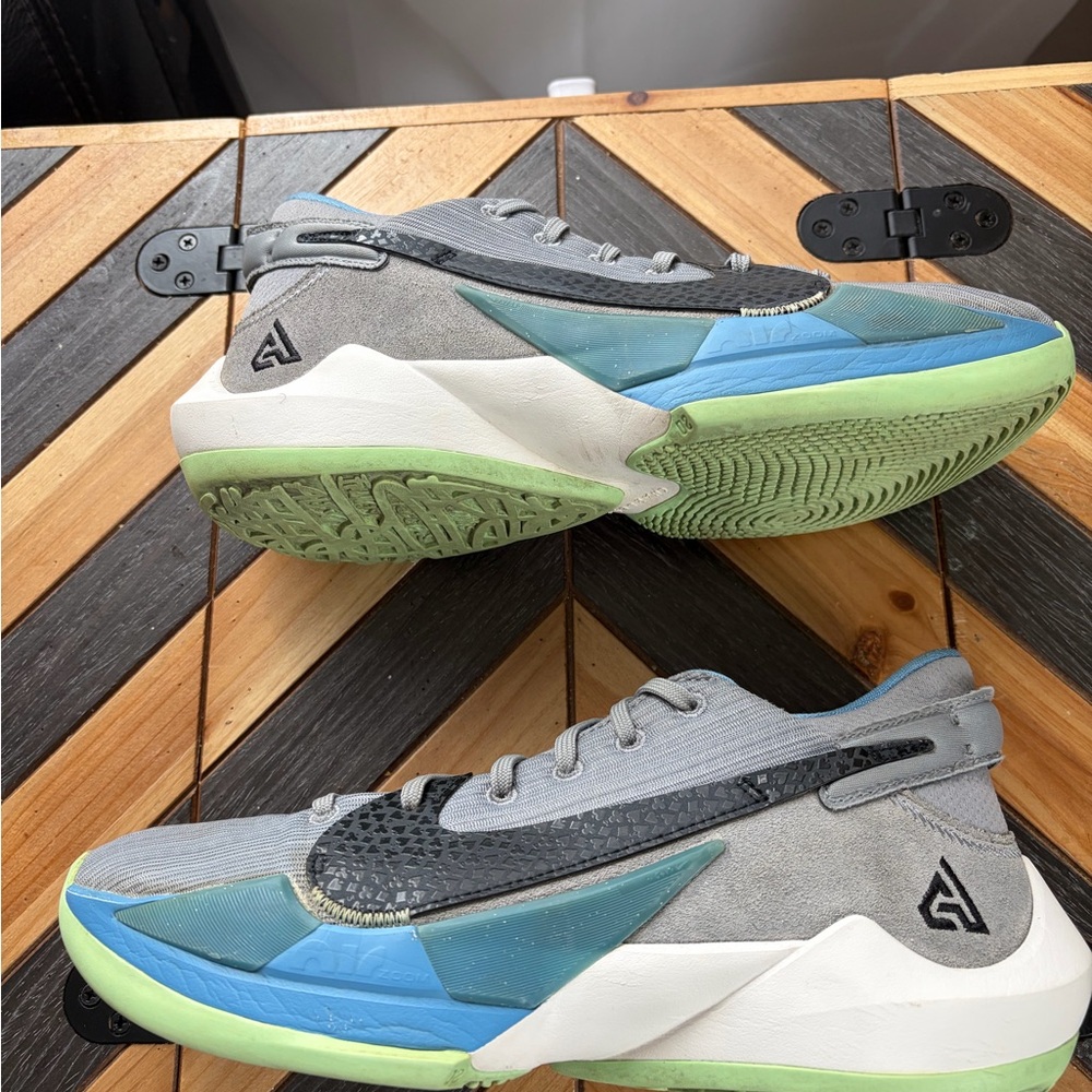 Nike Freak 2 Gray and Blue Athletic Sneakers